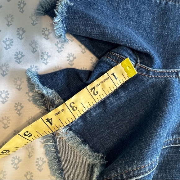 American Eagle Outfitters Denim Frayed Hem Mid Rise Women's Shorts - Picture 6 of 7